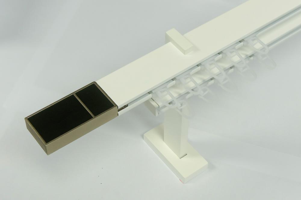 Garniža SQUARE LINE biela 2dr. - kon. BOSS čierna koža