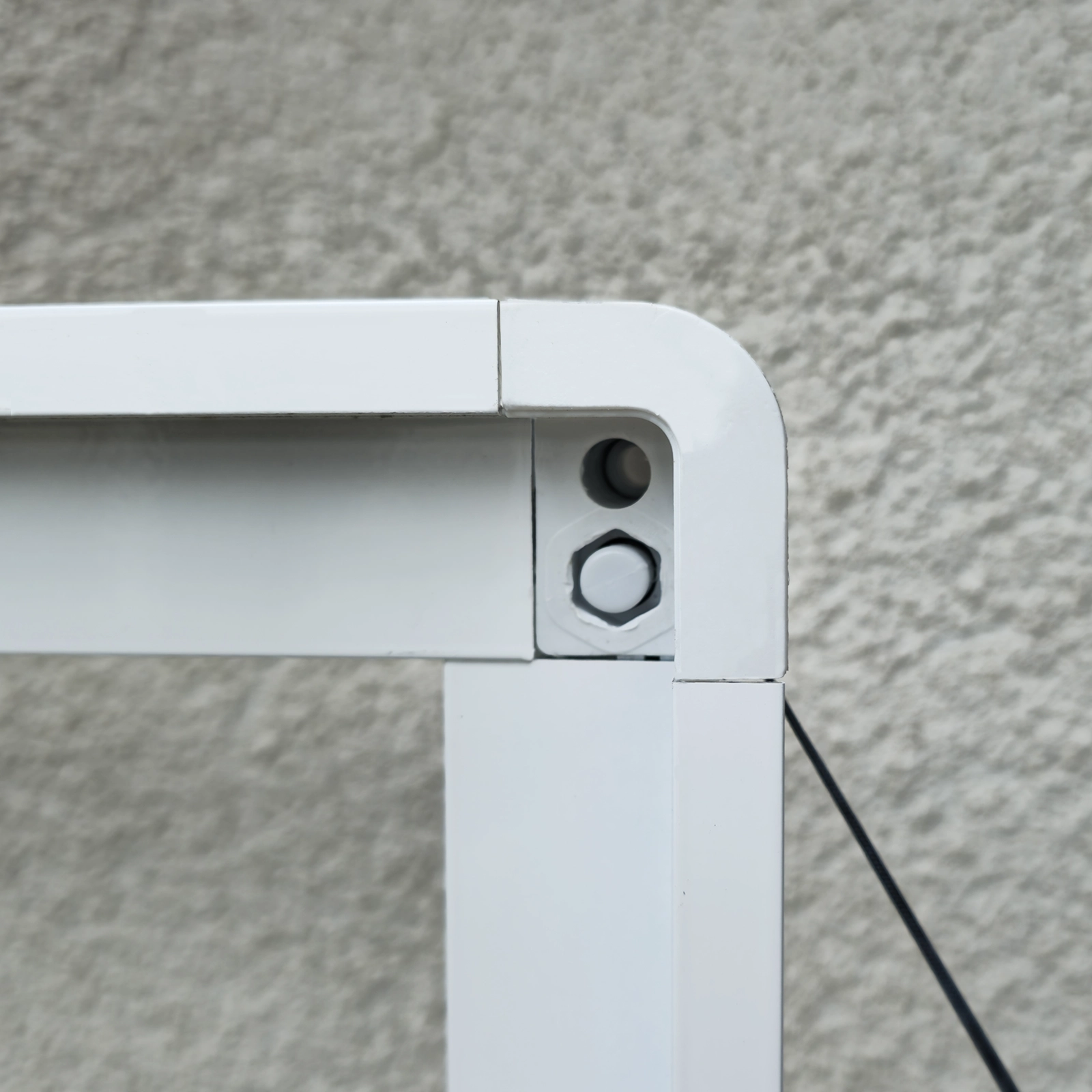 Napínanie šńury cez roh